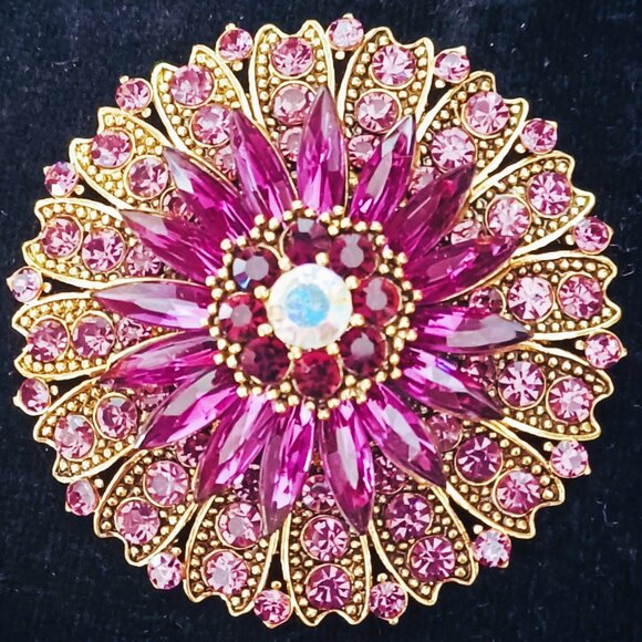 Stunning Purple Brooch - Picture 2 of 4